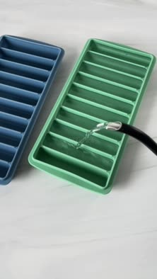 LessMo long ice stick tray, silicone with lid